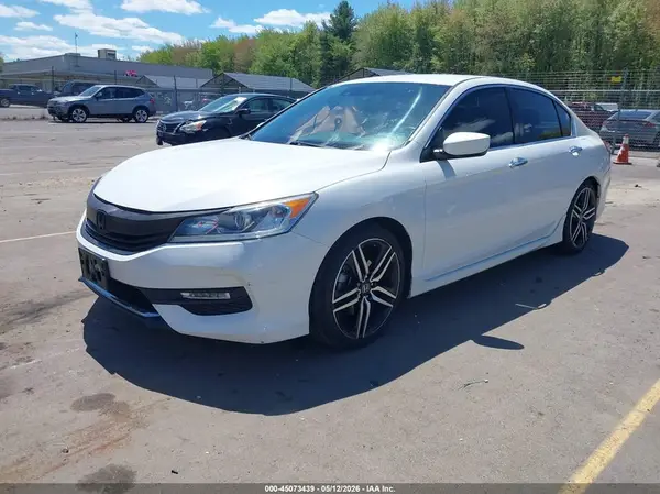 1HGCR2F64GA135207 2016 HONDA ACCORD - Image 2