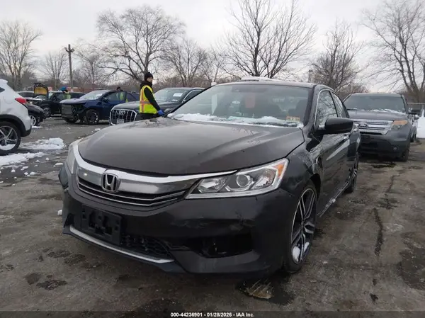 1HGCR2F64GA223898 2016 HONDA ACCORD - Image 2