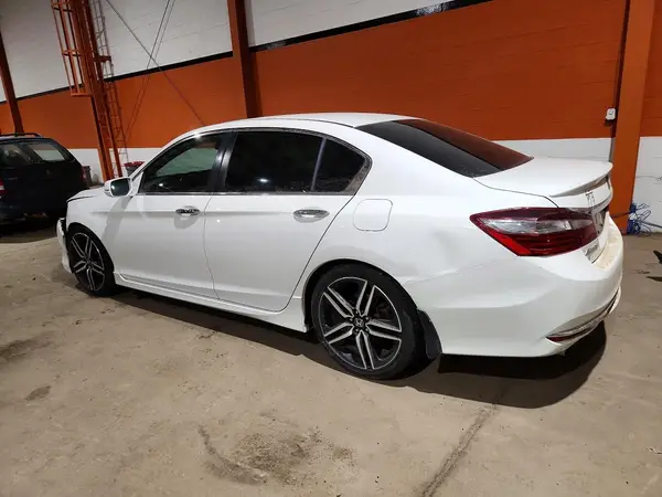 1HGCR2F64GA806018 2016 HONDA ACCORD - Image 2
