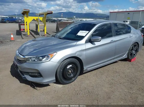 1HGCR2F64HA066939 2017 HONDA ACCORD - Image 2