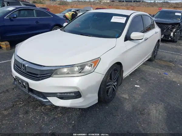 1HGCR2F64HA169374 2017 HONDA ACCORD - Image 2