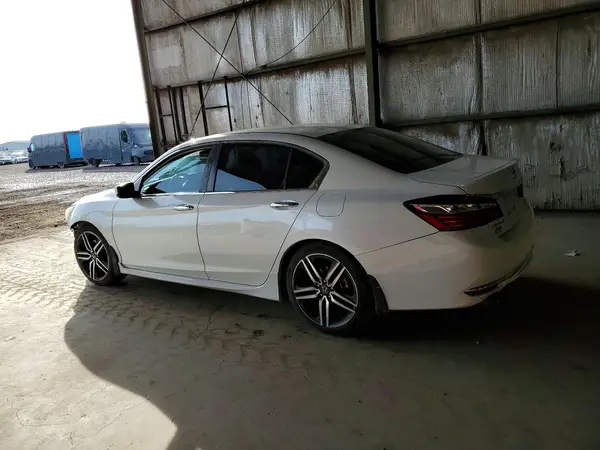 1HGCR2F64HA241058 2017 HONDA ACCORD - Image 2
