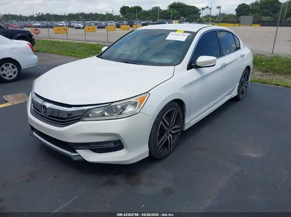 1HGCR2F66HA071950 2017 HONDA ACCORD - Image 2