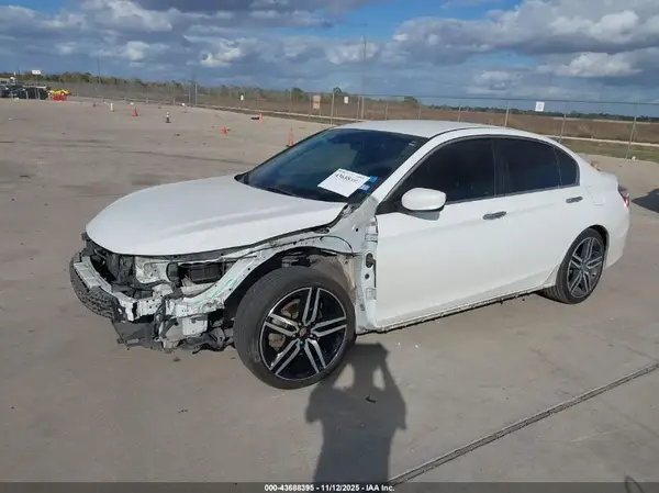 1HGCR2F66HA071995 2017 HONDA ACCORD - Image 2