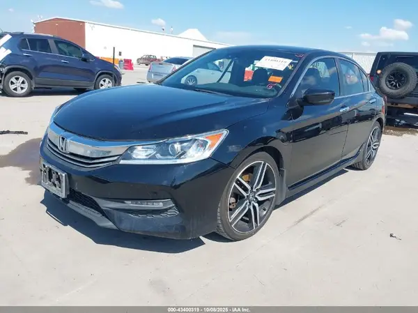 1HGCR2F66HA137719 2017 HONDA ACCORD - Image 2