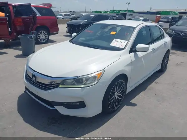 2017 HONDA ACCORD IAAI lot 45811474 auction photo 2