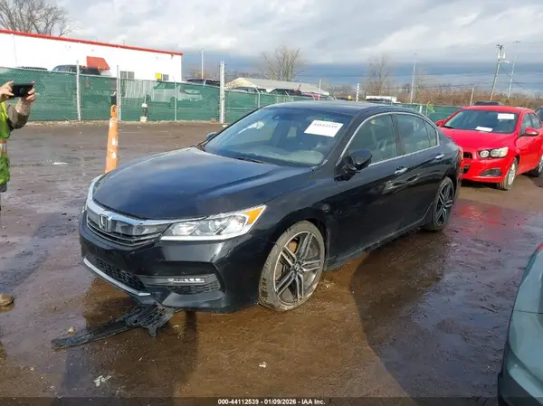 1HGCR2F67HA204893 2017 HONDA ACCORD - Image 2