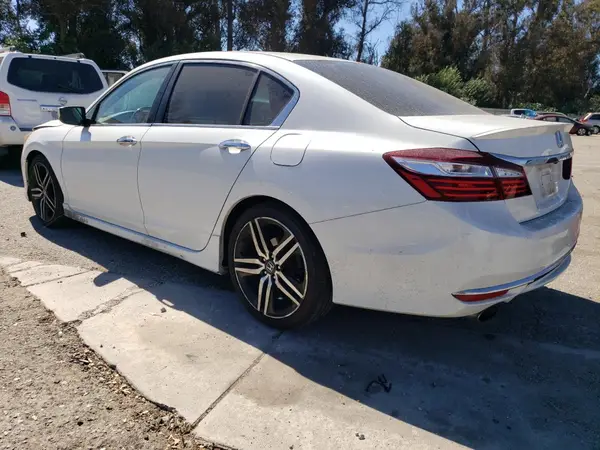 1HGCR2F68HA002600 2017 HONDA ACCORD - Image 2