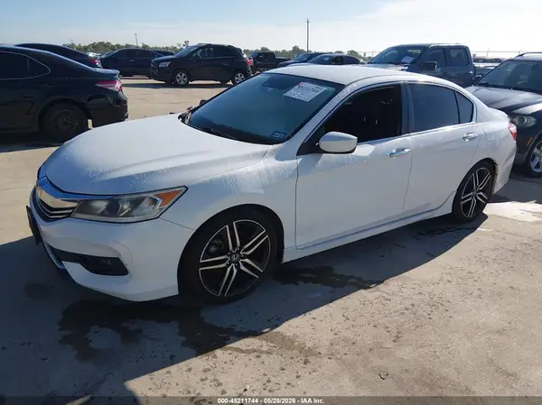 1HGCR2F68HA065289 2017 HONDA ACCORD - Image 2