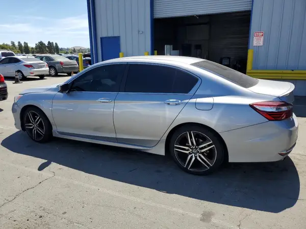 1HGCR2F68HA066944 2017 HONDA ACCORD - Image 2