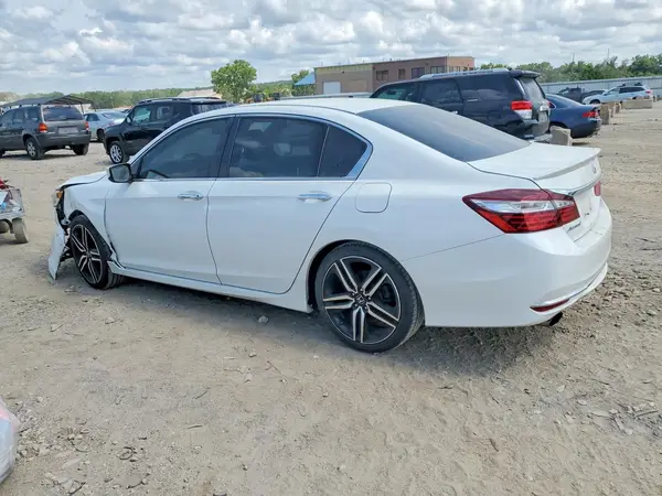 1HGCR2F69HA022340 2017 HONDA ACCORD - Image 2