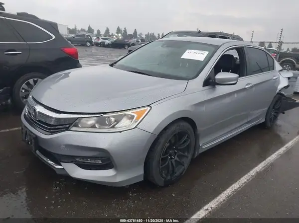 1HGCR2F69HA026937 2017 HONDA ACCORD - Image 2