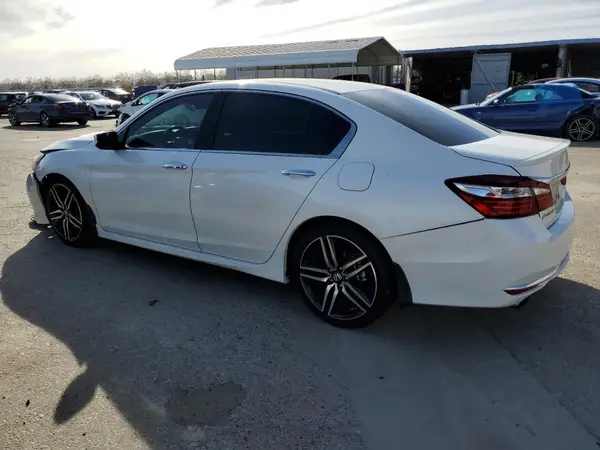 1HGCR2F69HA112068 2017 HONDA ACCORD - Image 2