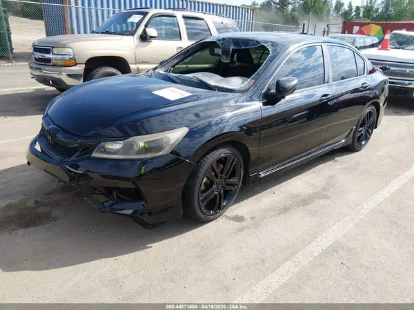 1HGCR2F69HA236261 2017 HONDA ACCORD - Image 2
