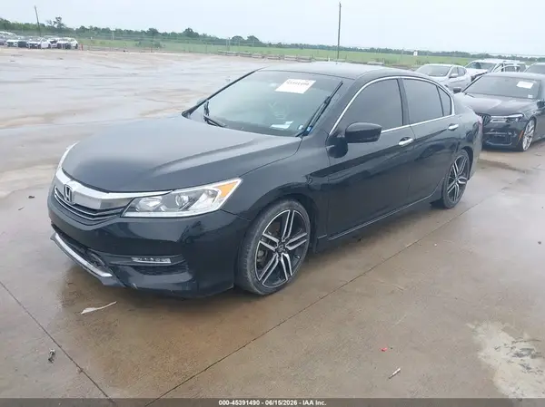 1HGCR2F6XHA117893 2017 HONDA ACCORD - Image 2