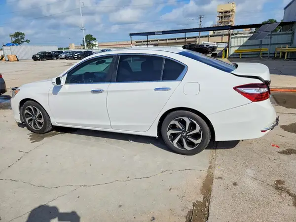 1HGCR2F70GA033895 2016 HONDA ACCORD - Image 2