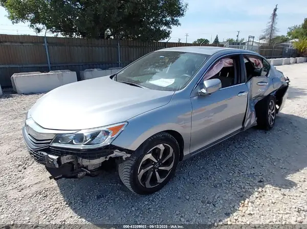 1HGCR2F70GA049806 2016 HONDA ACCORD - Image 2