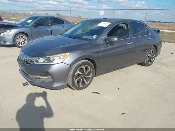 1HGCR2F70GA247379 2016 HONDA ACCORD - Image 2