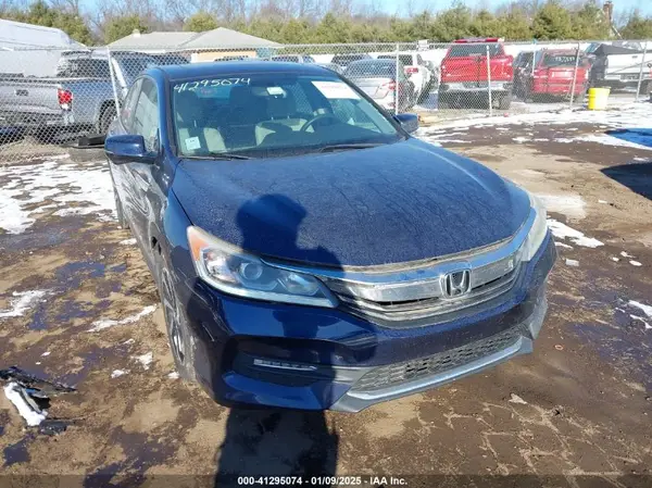 1HGCR2F70HA000395 2017 HONDA ACCORD - Image 1