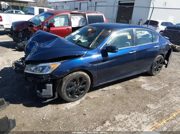 1HGCR2F70HA012076 2017 HONDA ACCORD - Image 2