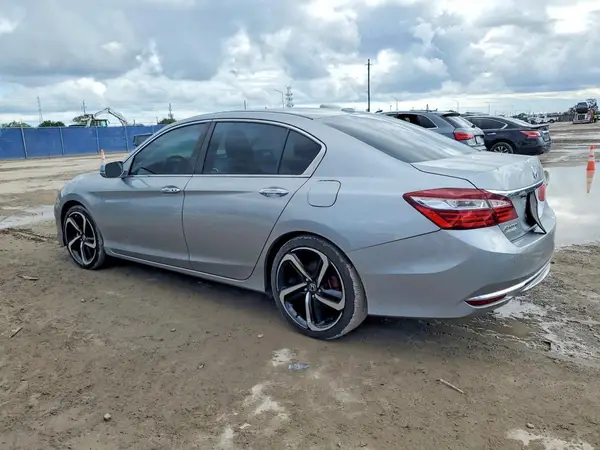 1HGCR2F70HA104286 2017 HONDA ACCORD - Image 2