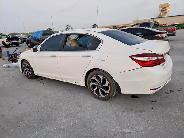 1HGCR2F70HA239509 2017 HONDA ACCORD - Image 2