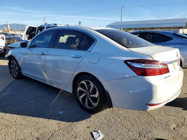 1HGCR2F71HA032403 2017 HONDA ACCORD - Image 2