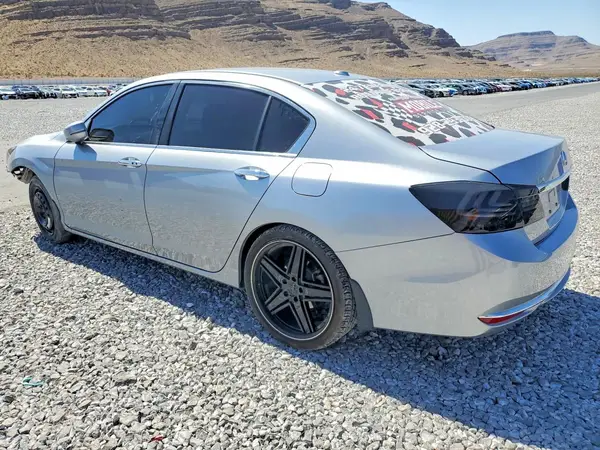 1HGCR2F71HA033955 2017 HONDA ACCORD - Image 2
