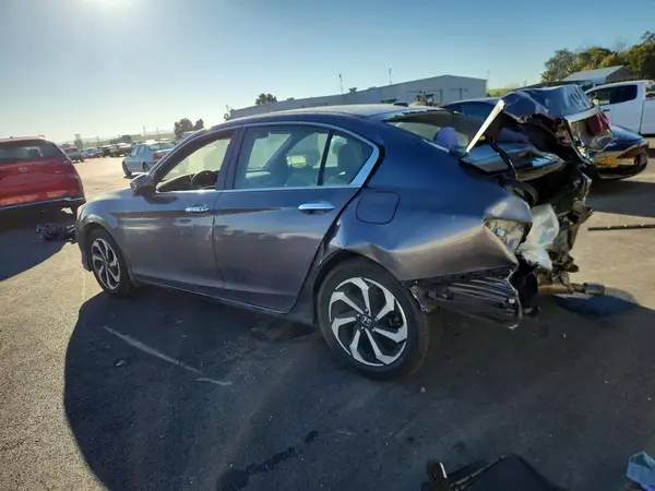 1HGCR2F71HA104992 2017 HONDA ACCORD - Image 2