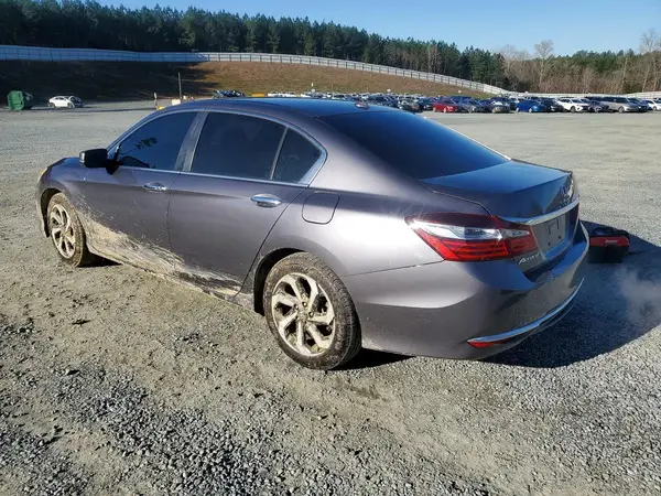 1HGCR2F71HA105558 2017 HONDA ACCORD - Image 2