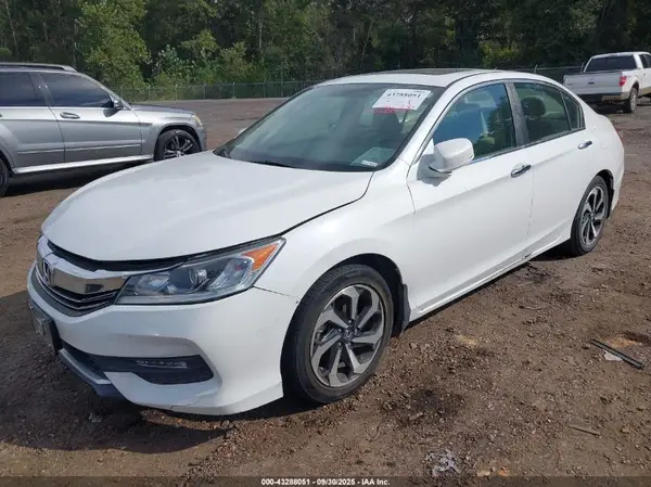1HGCR2F71HA219608 2017 HONDA ACCORD - Image 2