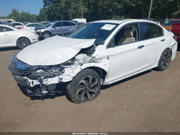 1HGCR2F71HA294812 2017 HONDA ACCORD - Image 2