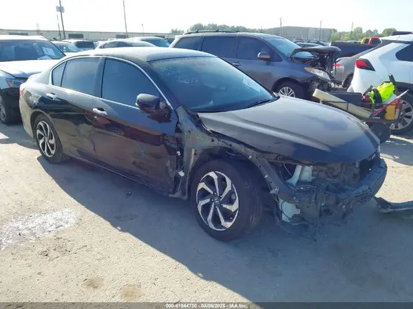 1HGCR2F71HA303038 2017 HONDA ACCORD - Image 1