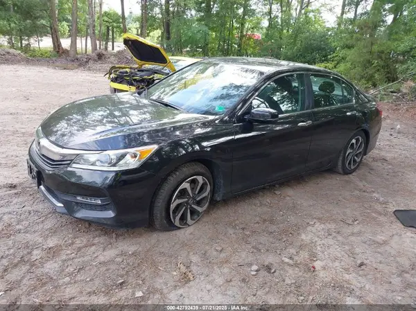 1HGCR2F72HA000897 2017 HONDA ACCORD - Image 2