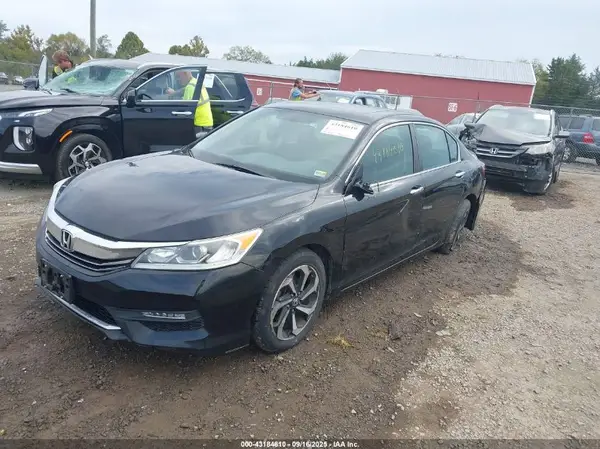1HGCR2F72HA035908 2017 HONDA ACCORD - Image 2