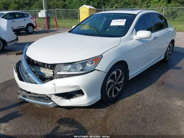 1HGCR2F72HA087183 2017 HONDA ACCORD - Image 2