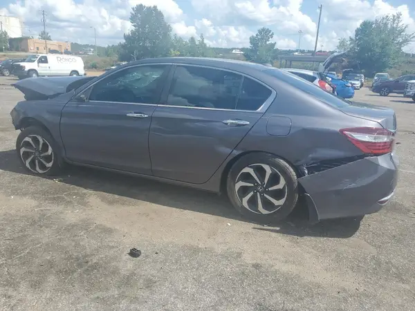 1HGCR2F72HA099348 2017 HONDA ACCORD - Image 2
