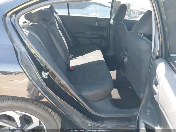 1HGCR2F72HA205698 2017 HONDA ACCORD - Image 8