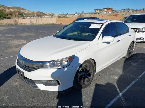 1HGCR2F72HA211209 2017 HONDA ACCORD - Image 2