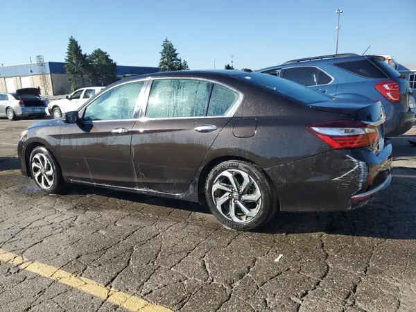 1HGCR2F74HA104372 2017 HONDA ACCORD - Image 2
