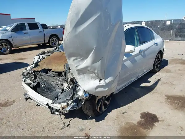 1HGCR2F74HA167858 2017 HONDA ACCORD - Image 2
