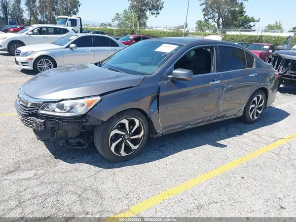 1HGCR2F74HA247984 2017 HONDA ACCORD - Image 2
