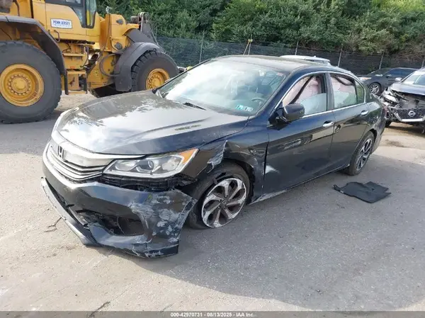 1HGCR2F74HA259715 2017 HONDA ACCORD - Image 2