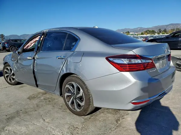1HGCR2F74HA287739 2017 HONDA ACCORD - Image 2