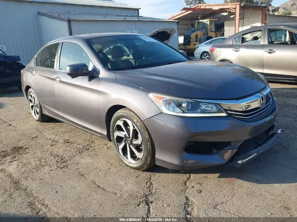 1HGCR2F75HA032081 2017 HONDA ACCORD - Image 1