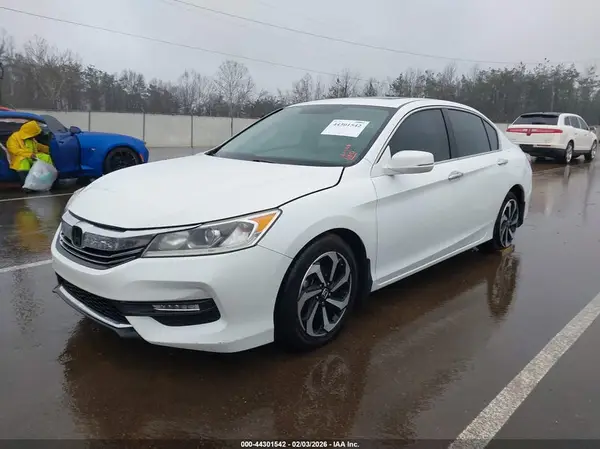 1HGCR2F75HA064450 2017 HONDA ACCORD - Image 2