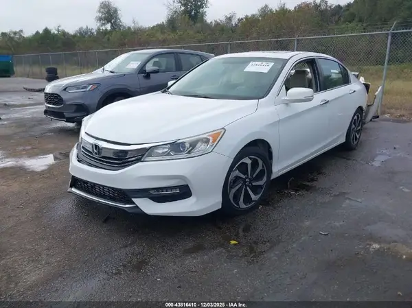 1HGCR2F75HA064691 2017 HONDA ACCORD - Image 2