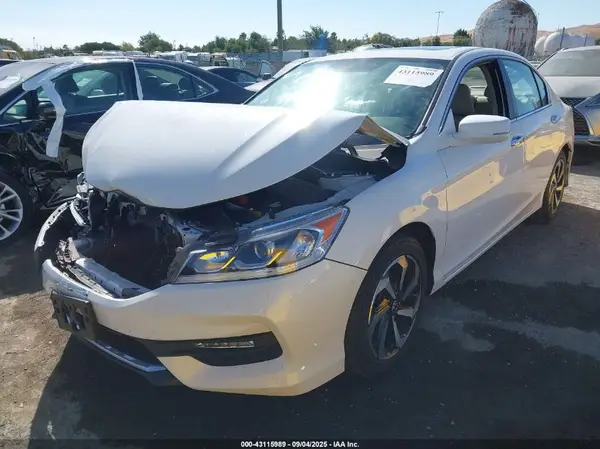 1HGCR2F75HA132780 2017 HONDA ACCORD - Image 2