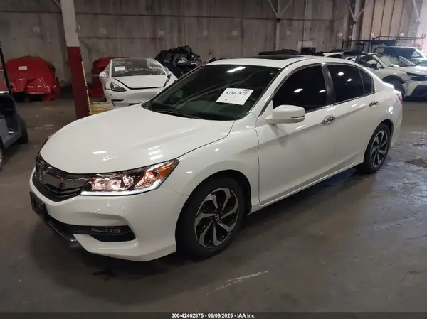 1HGCR2F75HA151703 2017 HONDA ACCORD - Image 2