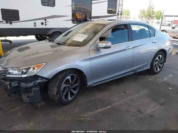 1HGCR2F75HA151782 2017 HONDA ACCORD - Image 2